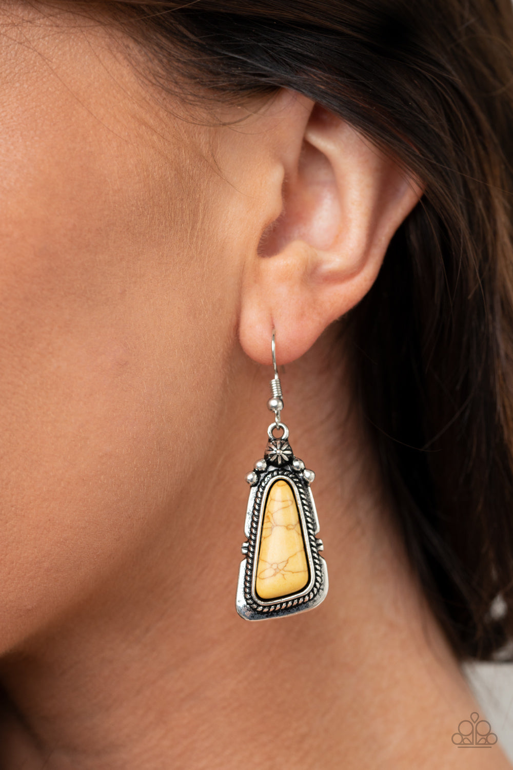 Sahara Solitude Yellow Earrings