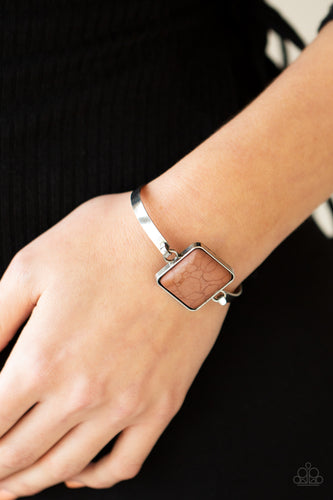 Turning a CORNERSTONE Brown Bracelet