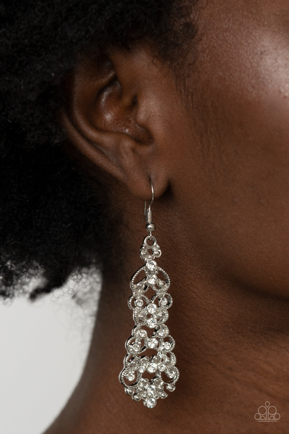 Diva Decorum White Earrings