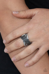 Classic Crossover Black Ring