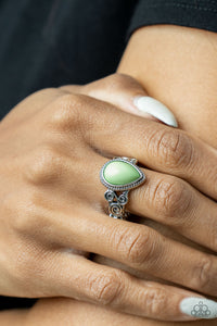 Dreamy Droplets Green Ring