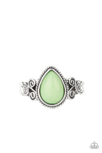 Dreamy Droplets Green Ring